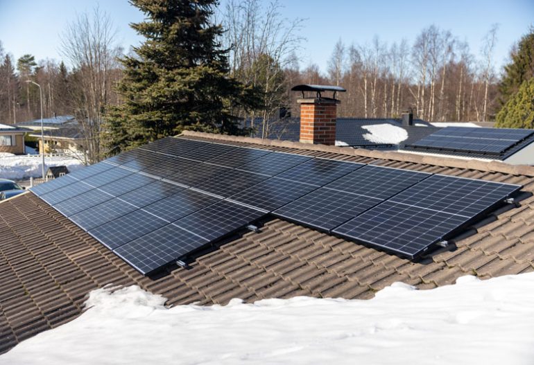 Katto-energia sähköä katoltasi aurinkopaneeleilla